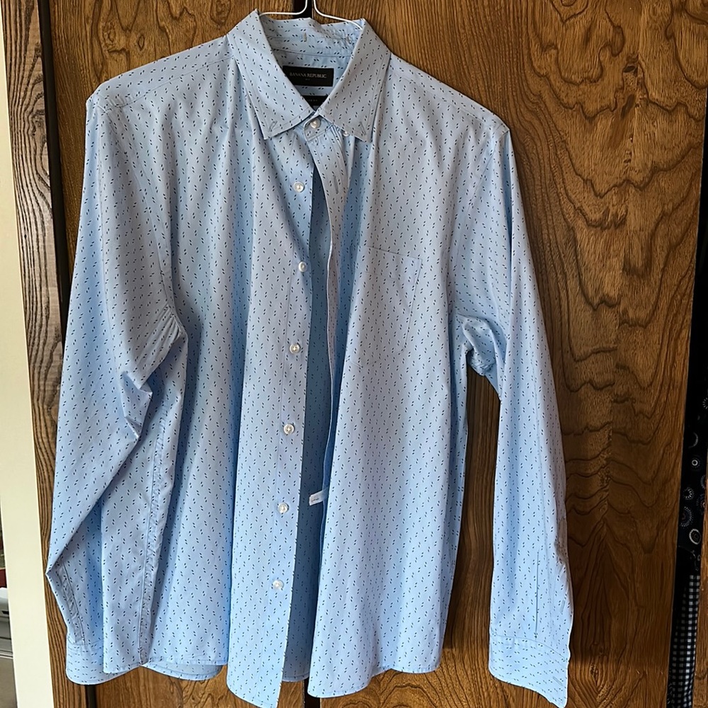 Long sleeve button down shirt | Banana Republic | Untucked Fit | Large | Blue